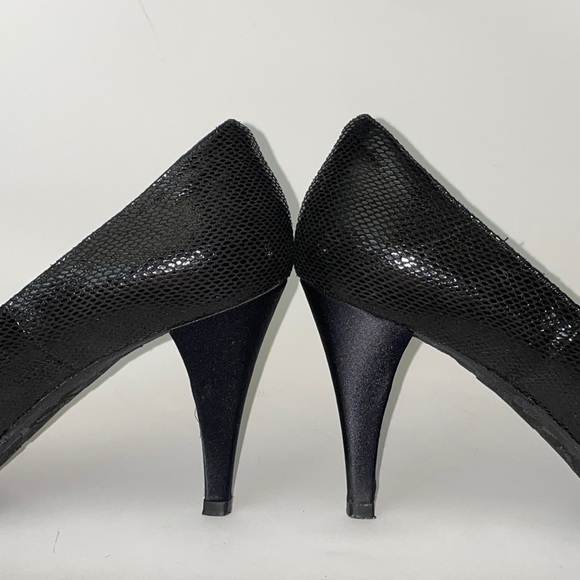 Ron White, All Day Heels 38.5 (like new). Comfortable soles and lovely satin bow - Picture 2 of 9